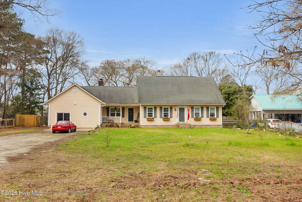 131 Bannermans Mill Road, Richlands, NC 28574