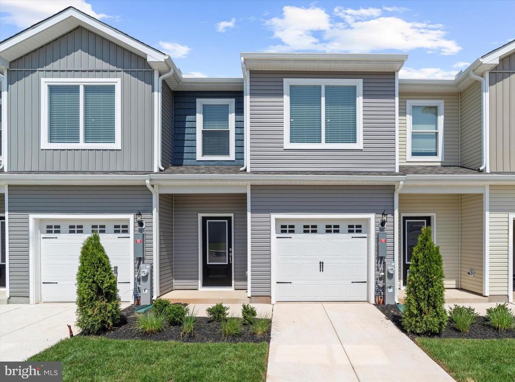 Image 1 of property listing at 8129 BARTHOLOMEW CT, Baltimore, MD 21206