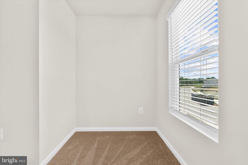 Image 17 of property listing at 8129 BARTHOLOMEW CT, Baltimore, MD 21206