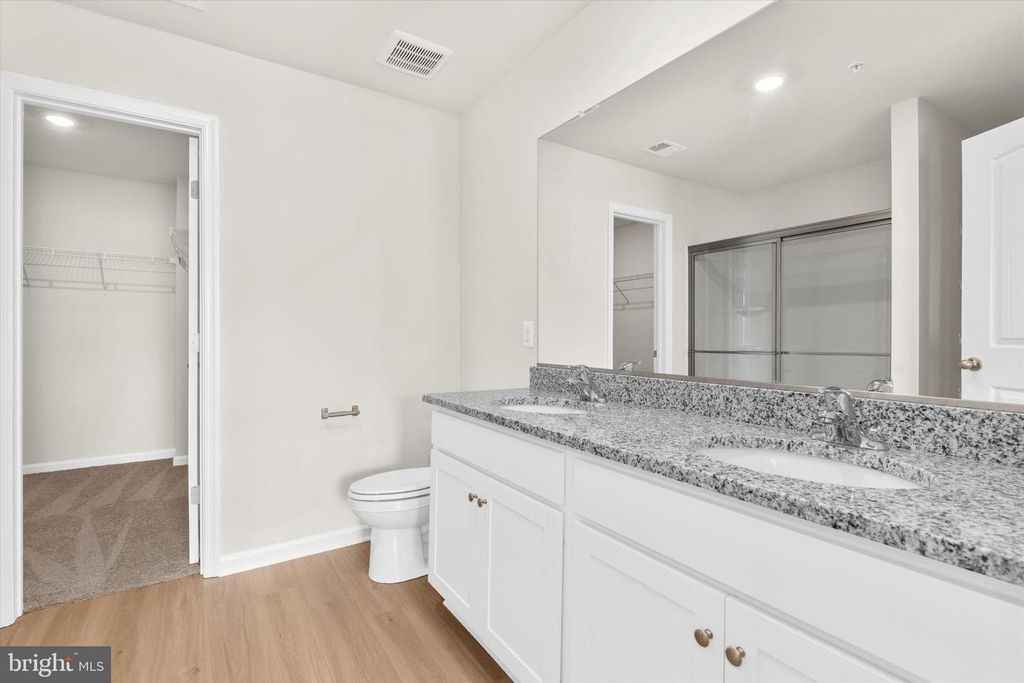 Image 18 of property listing at 8129 BARTHOLOMEW CT, Baltimore, MD 21206