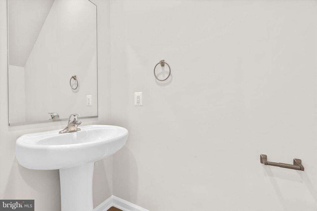 Image 25 of property listing at 8129 BARTHOLOMEW CT, Baltimore, MD 21206