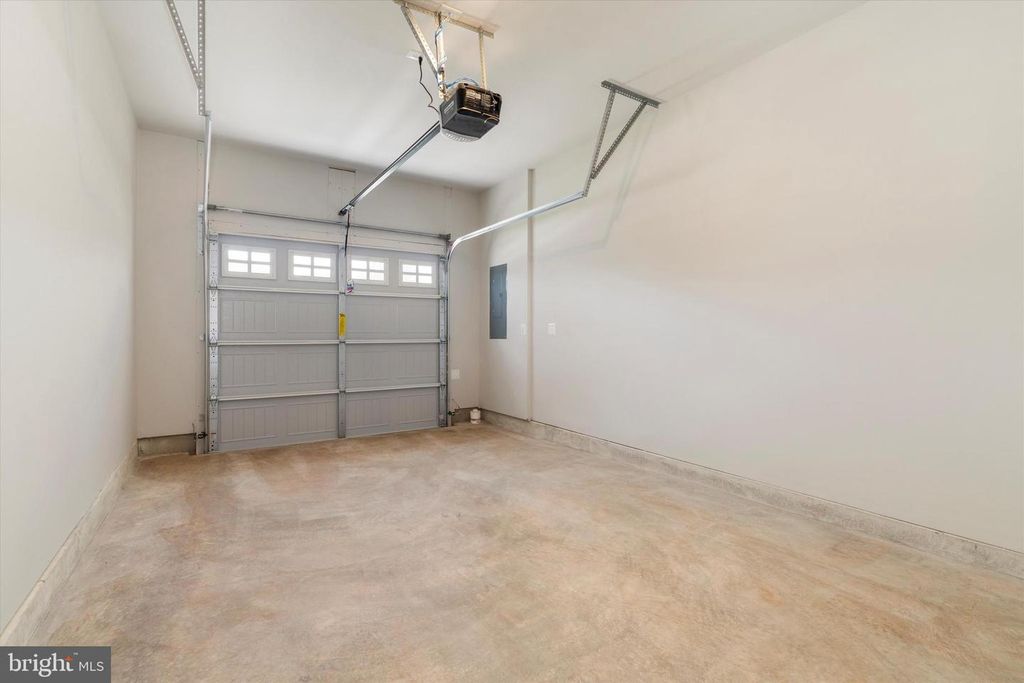 Image 27 of property listing at 8129 BARTHOLOMEW CT, Baltimore, MD 21206