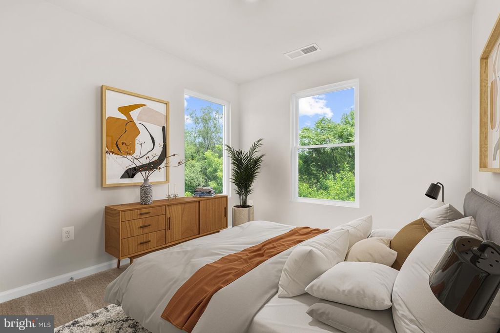 Image 38 of property listing at 8129 BARTHOLOMEW CT, Baltimore, MD 21206