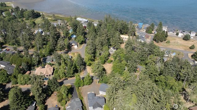 800 Duck Lake Drive SE, Ocean Shores, WA 98569