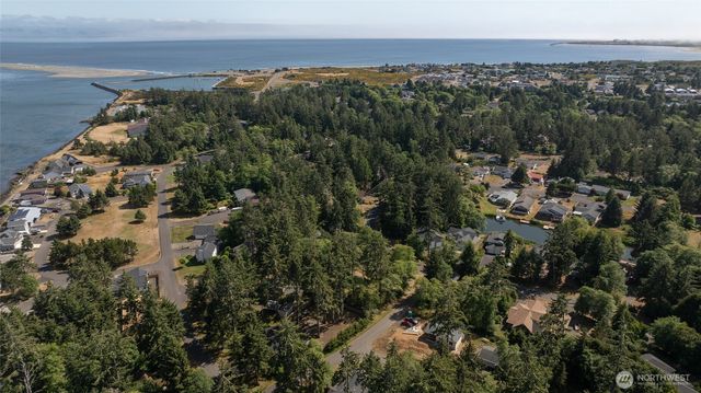800 Duck Lake Drive SE, Ocean Shores, WA 98569