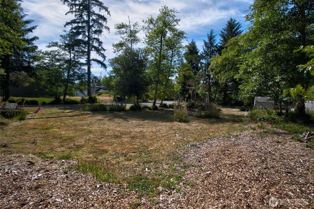 800 Duck Lake Drive SE, Ocean Shores, WA 98569