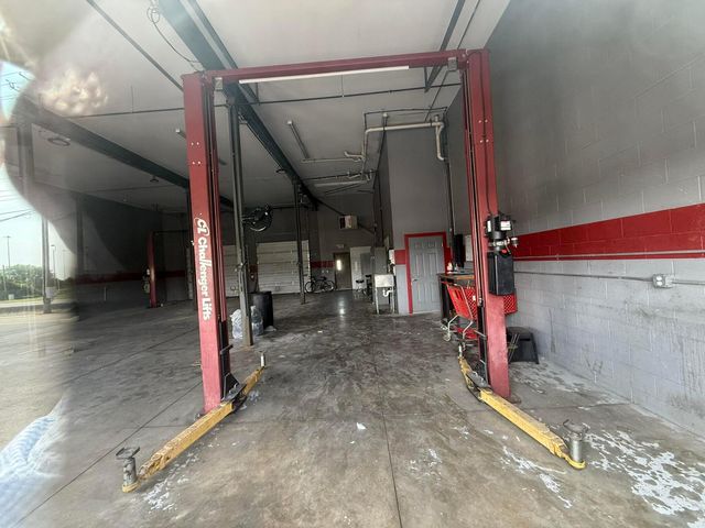 1248 E Dublin Granville Road, Columbus, OH 43229