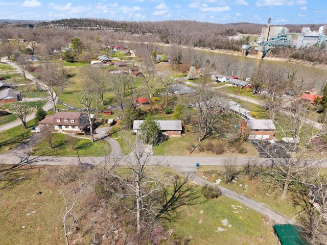 325 Maple Avenue, Burnside, KY 42519