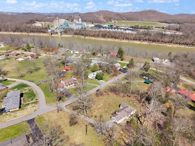 325 Maple Avenue, Burnside, KY 42519