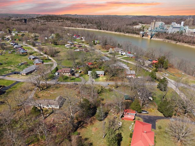 325 Maple Avenue, Burnside, KY 42519