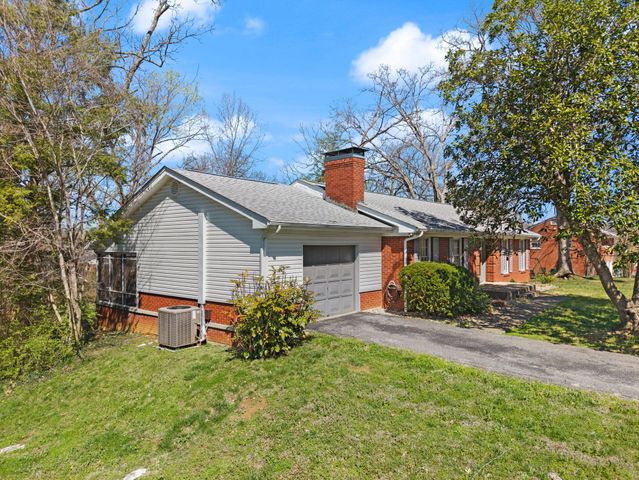 325 Maple Avenue, Burnside, KY 42519