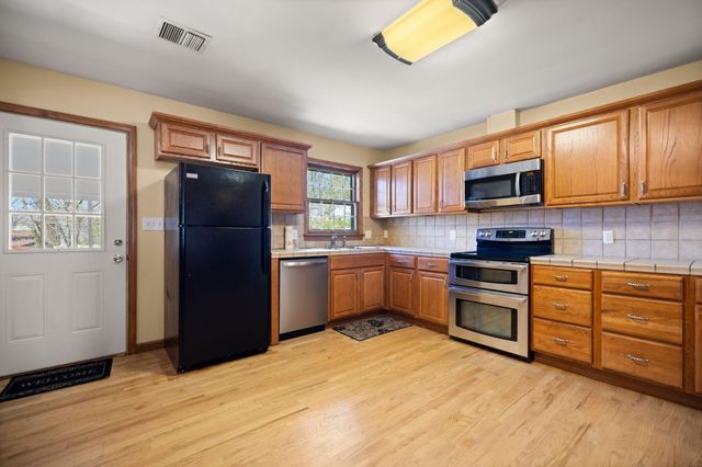 325 Maple Avenue, Burnside, KY 42519