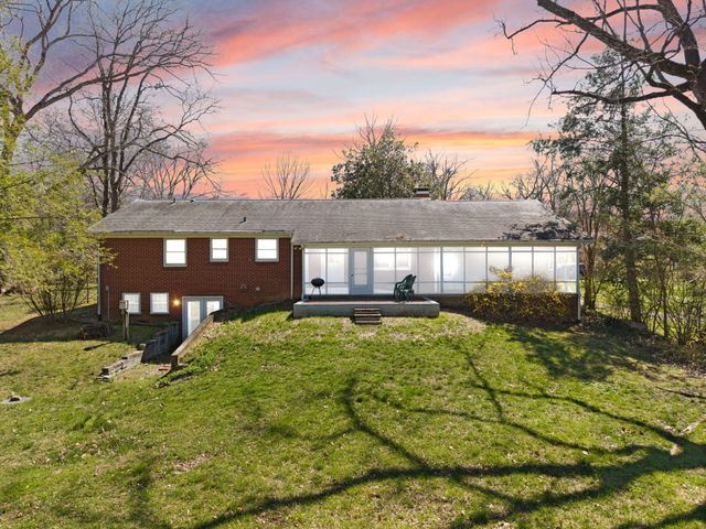 325 Maple Avenue, Burnside, KY 42519