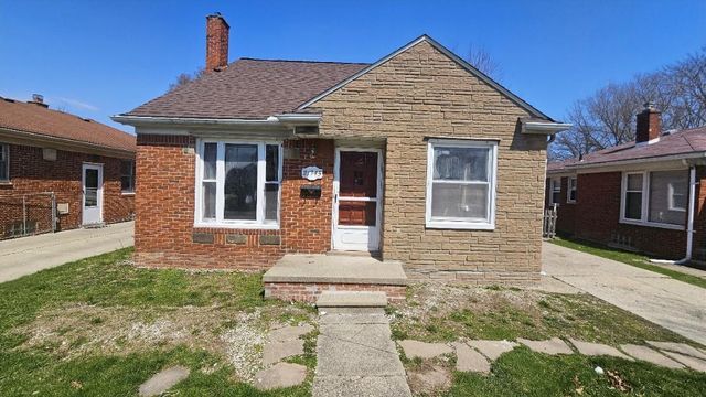 21345 Newcastle Road, Harper Woods City, MI 48225