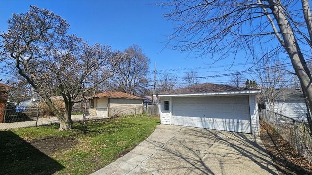 21345 Newcastle Road, Harper Woods City, MI 48225