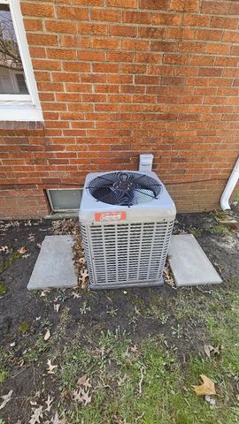 21345 Newcastle Road, Harper Woods City, MI 48225