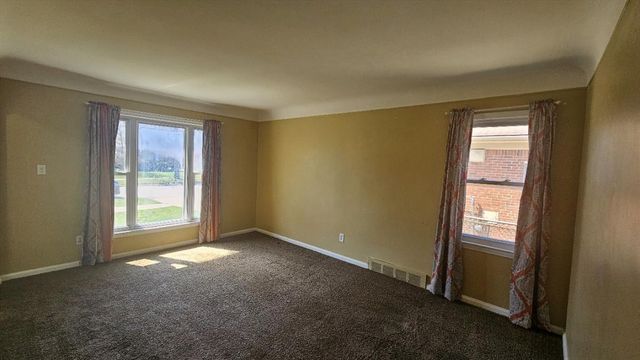 21345 Newcastle Road, Harper Woods City, MI 48225