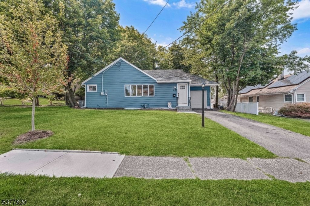 16 Eberlin Dr, Fair Lawn Boro, NJ 07410