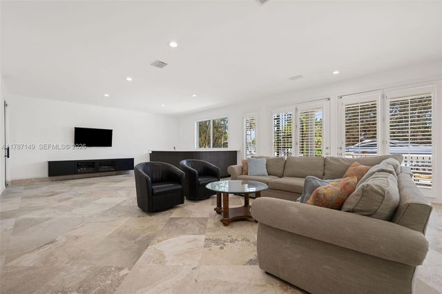 2561 Lucille Drive, Fort Lauderdale, FL 33316