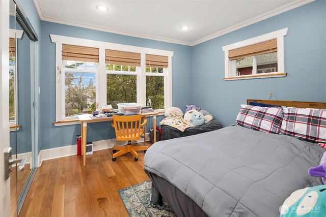 6016 44th Avenue SW, Seattle, WA 98136