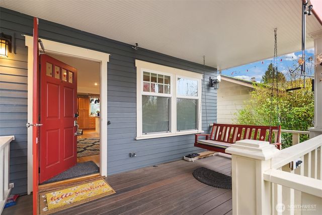 6016 44th Avenue SW, Seattle, WA 98136