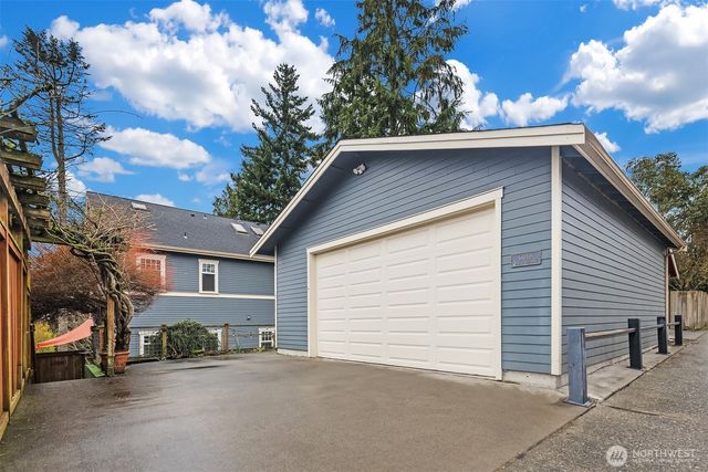 6016 44th Avenue SW, Seattle, WA 98136