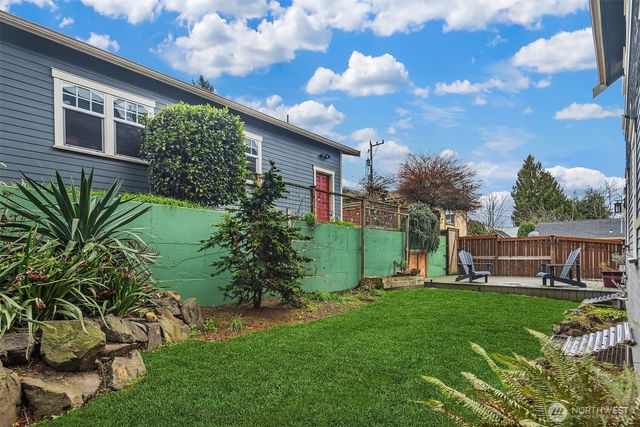 6016 44th Avenue SW, Seattle, WA 98136