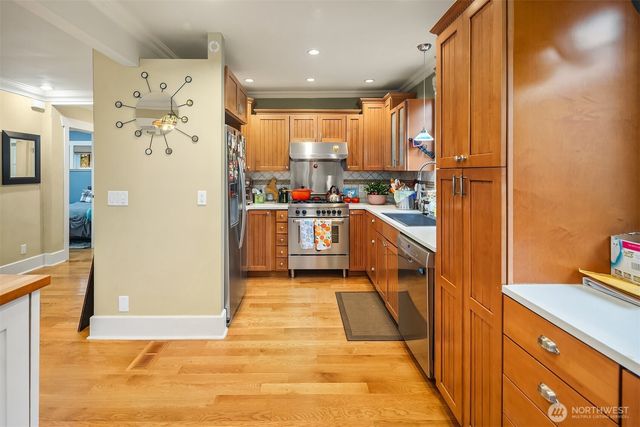 6016 44th Avenue SW, Seattle, WA 98136