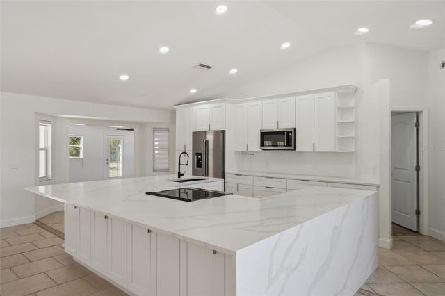 201 GLENRIDGE LOOP S, Lakeland, FL 33809