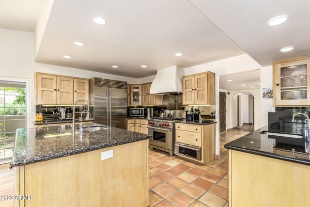 1063 N BOULDER Drive, Carefree, AZ 85377