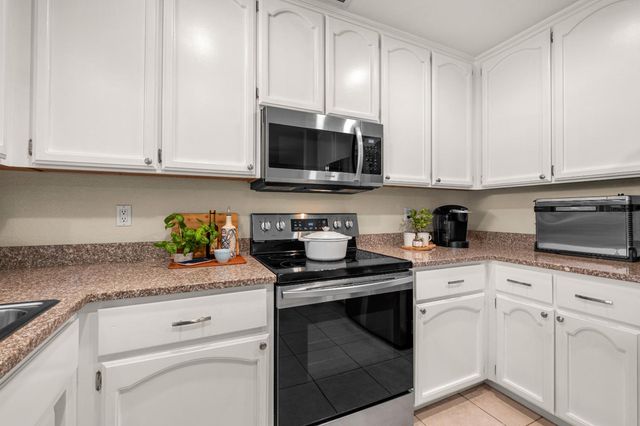 105 Snow Bar Ct, Folsom, CA 95630
