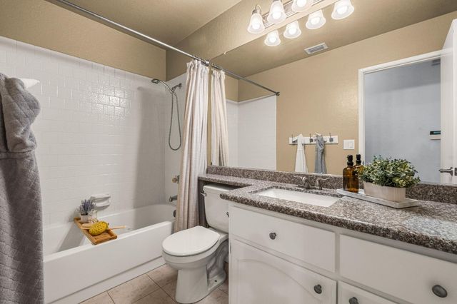 105 Snow Bar Ct, Folsom, CA 95630