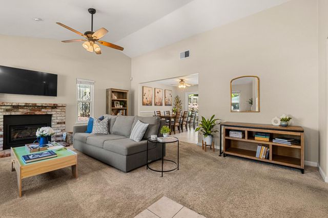 105 Snow Bar Ct, Folsom, CA 95630