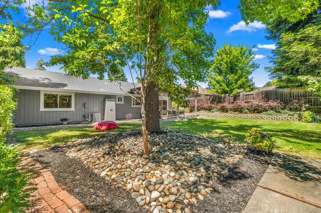 105 Snow Bar Ct, Folsom, CA 95630