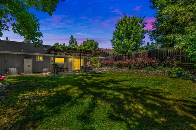 105 Snow Bar Ct, Folsom, CA 95630