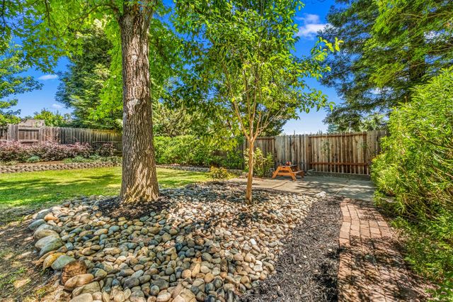 105 Snow Bar Ct, Folsom, CA 95630