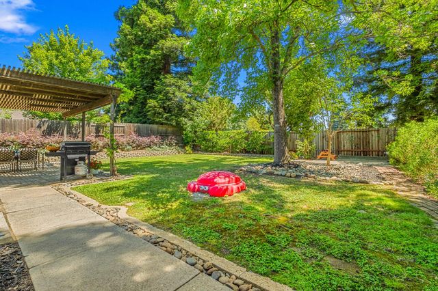 105 Snow Bar Ct, Folsom, CA 95630