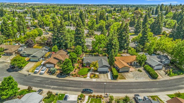 105 Snow Bar Ct, Folsom, CA 95630