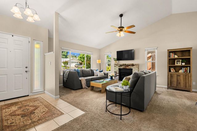 105 Snow Bar Ct, Folsom, CA 95630