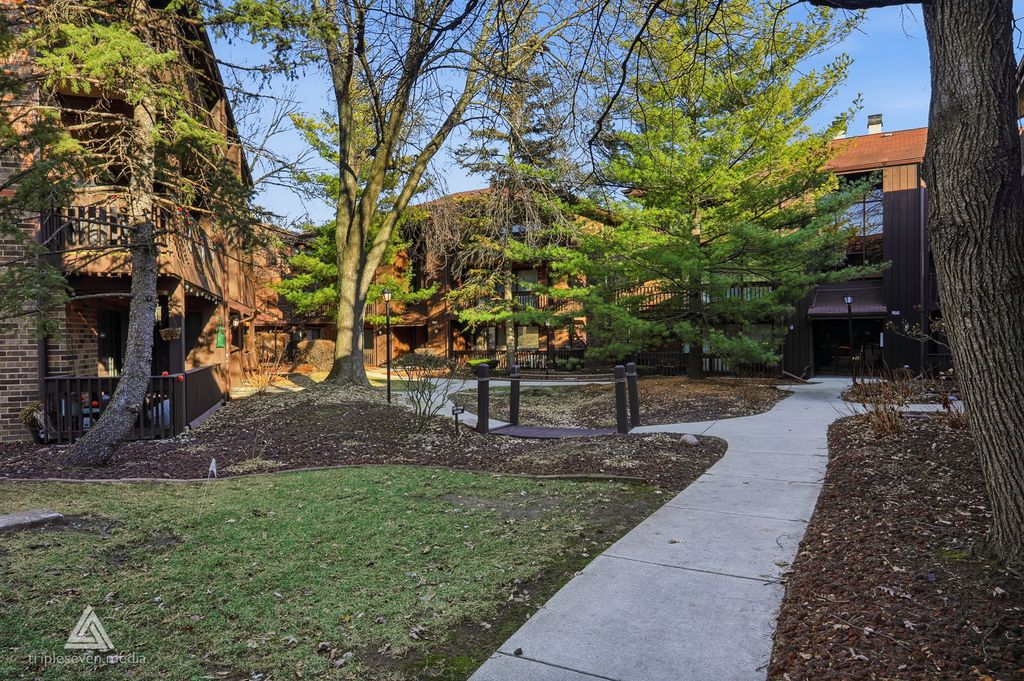 9609 Austin Avenue W3, Oak Lawn, IL 60453 — photo 3