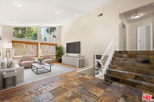 22840 Sparrowdell Drive, Calabasas, CA 91302