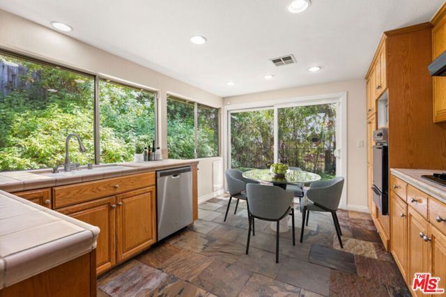 22840 Sparrowdell Drive, Calabasas, CA 91302
