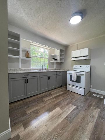 302 Stancil Road, Rossville, GA 30741