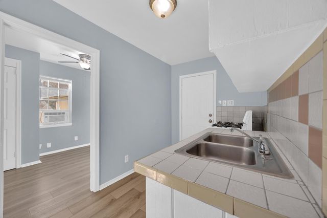 1144 Northwestern Ave B, Austin, TX 78702