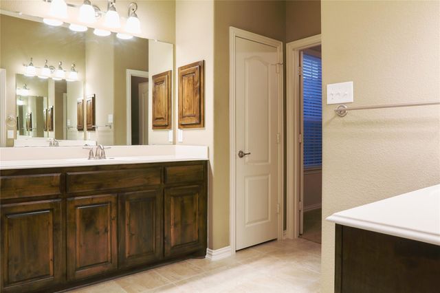 200 Sir Brine Drive, Lewisville, TX 75056