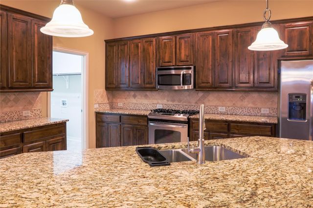 200 Sir Brine Drive, Lewisville, TX 75056