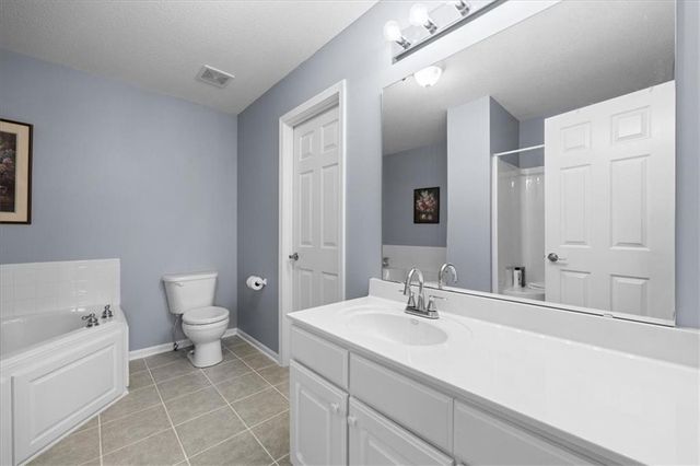 12670 Oakwood Drive, Platte City, MO 64079