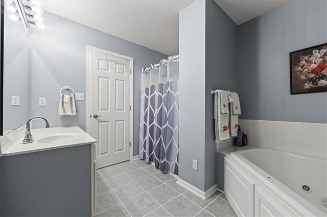 12670 Oakwood Drive, Platte City, MO 64079