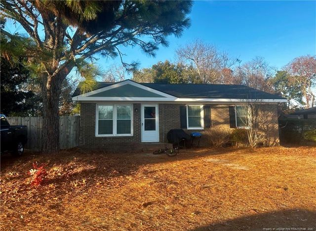 5726 Edmeston Drive, Fayetteville, NC 28311