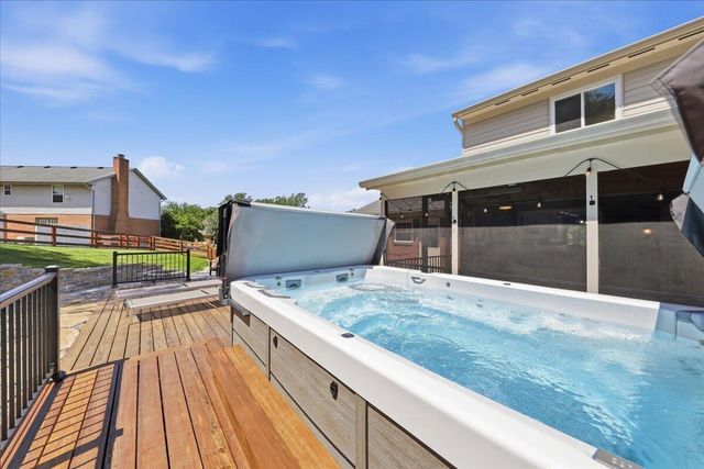 10504 Cheshire Ridge Drive, Florence, KY 41042
